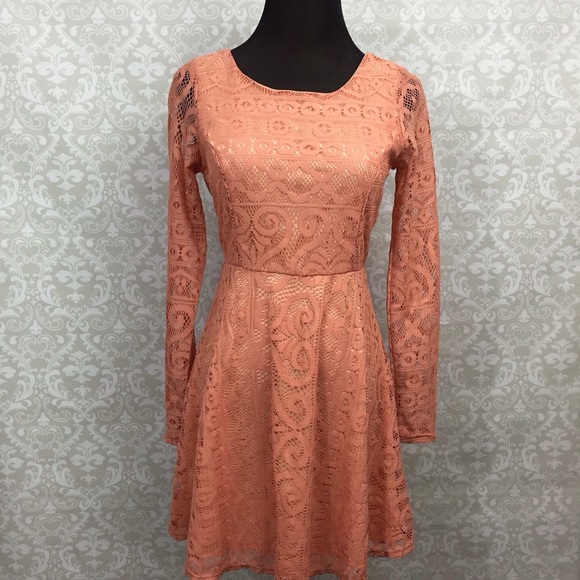 Moon Collection Dresses & Skirts - 🍎Moon Collection NWT Salmon Lace Dress